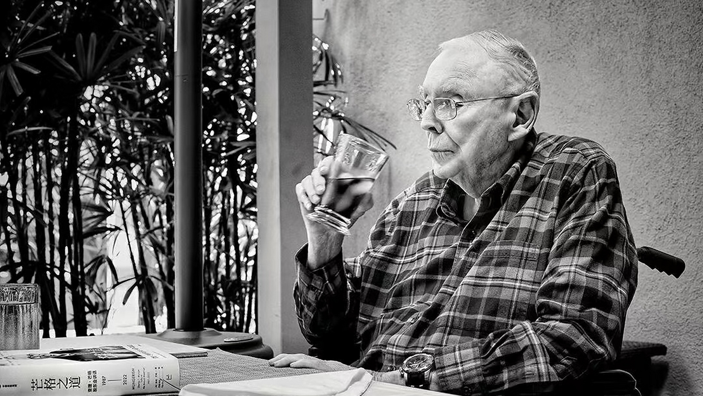 查理芒格年轻时就很清楚的一件事年轻的时候,我就很清楚,甘坐冷板凳