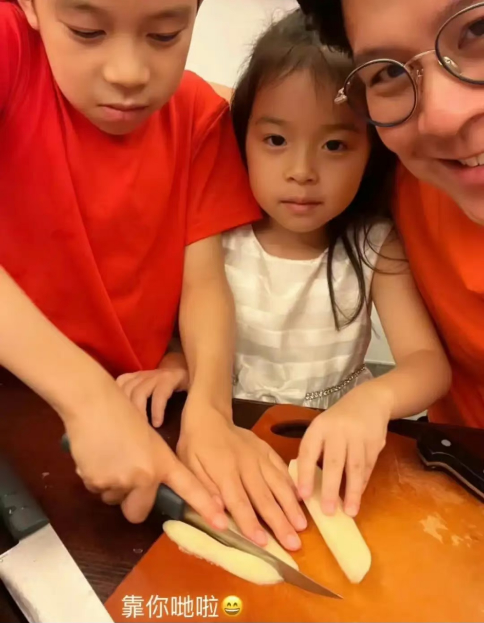 时间过的真快,郭晶晶的三个孩子长这么大啦,全取的优点个个长得好漂亮