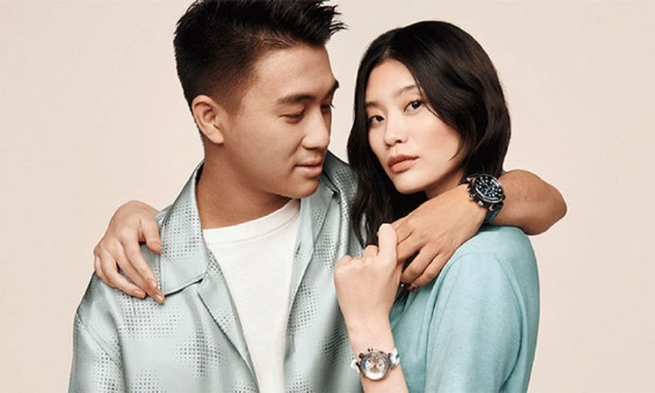 奚梦瑶何猷君合拍广告大片,这很难评… 676767 就很土的感觉