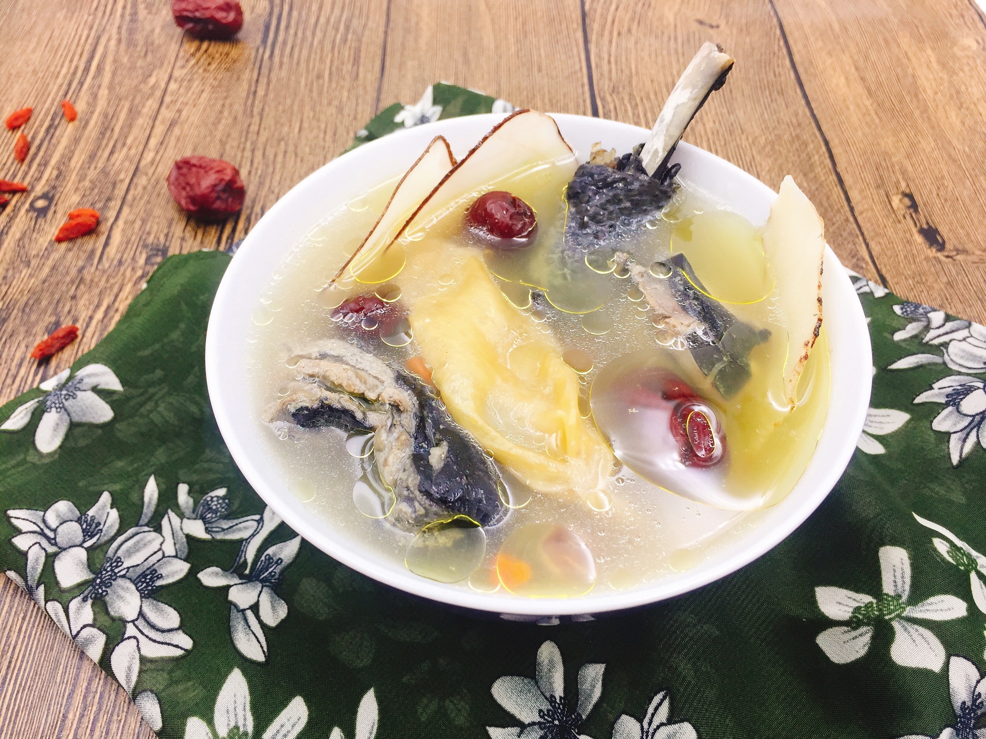 美味可口的"海底椰乌鸡汤",让你心旷神怡!