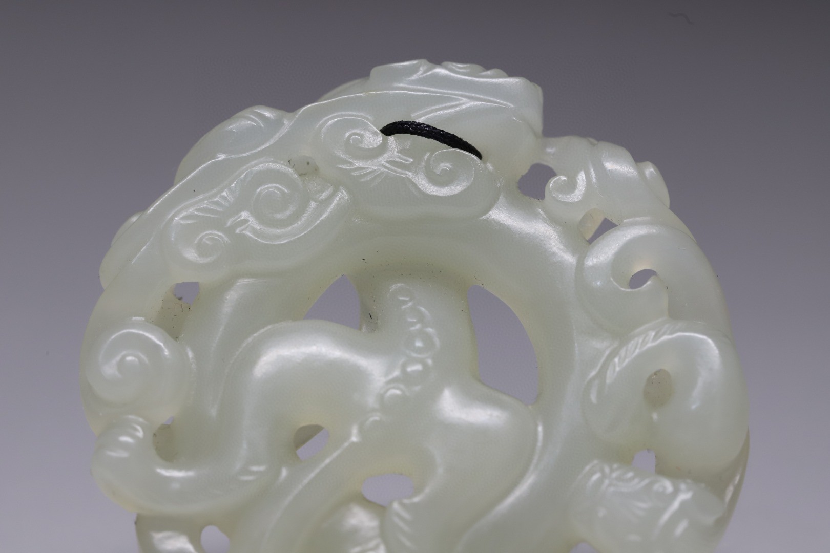 和田玉籽料螭龙玉佩