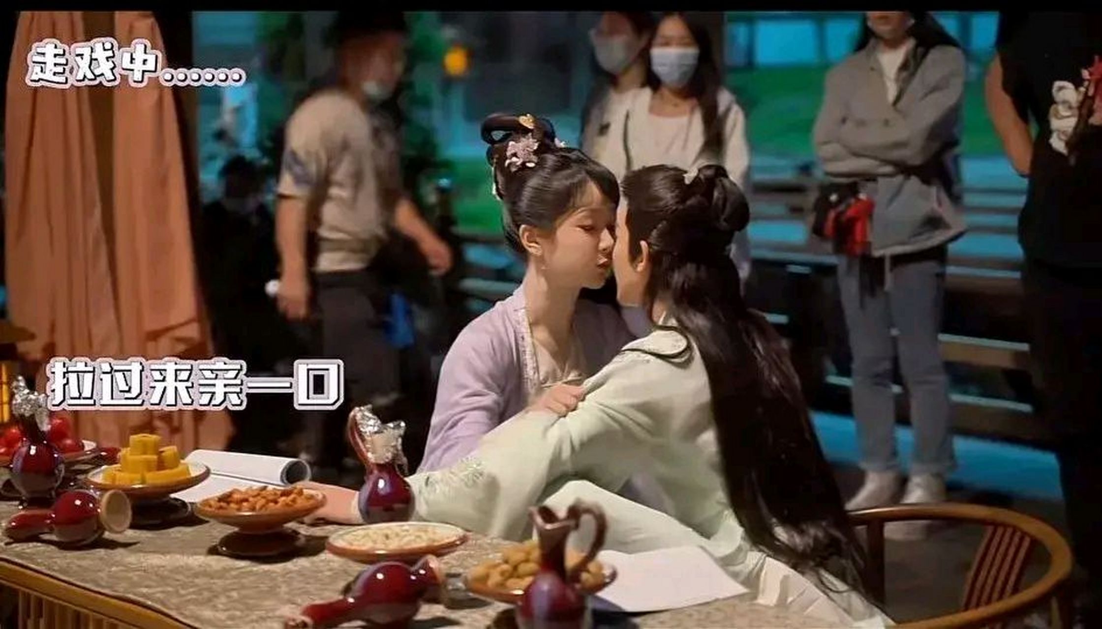 杨紫把邓为"拉过来亲一口",隔着屏幕感觉都听到了"啵"的一声!