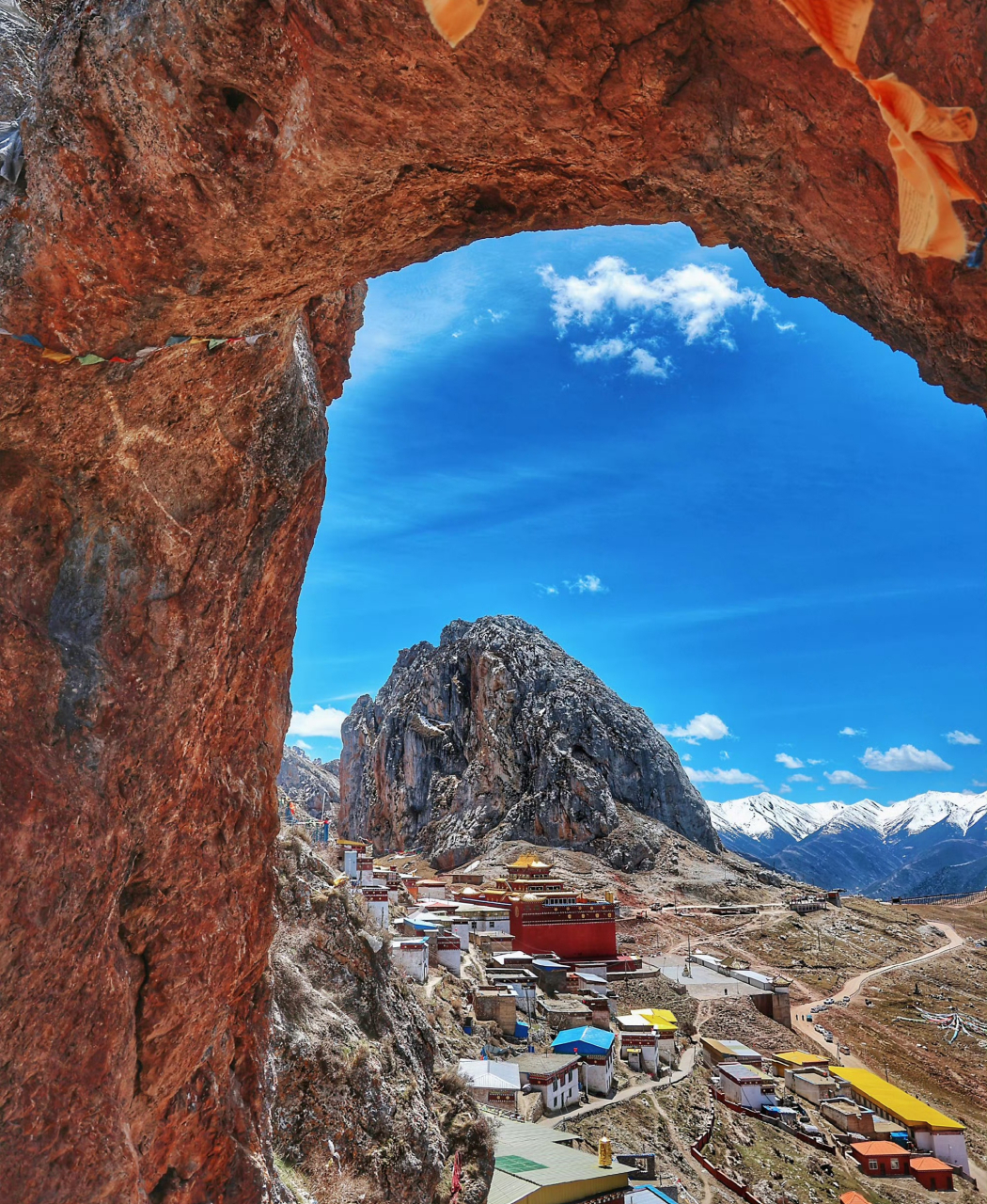 【孜珠寺】位于昌都市丁青县孜珠山顶,7215此地海拔高达4800米,是
