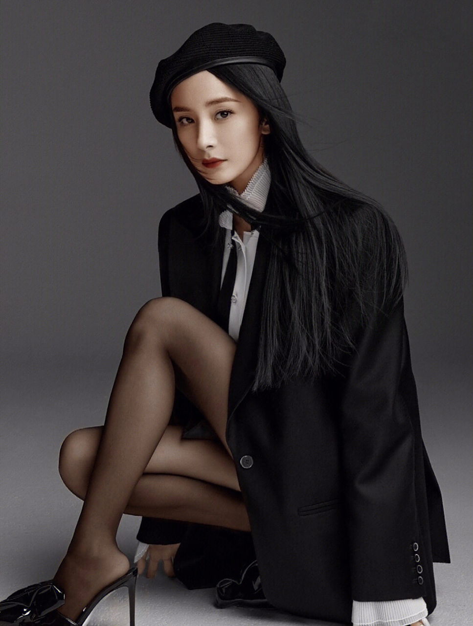 黑丝杨幂,女人味十足呀[爱你]