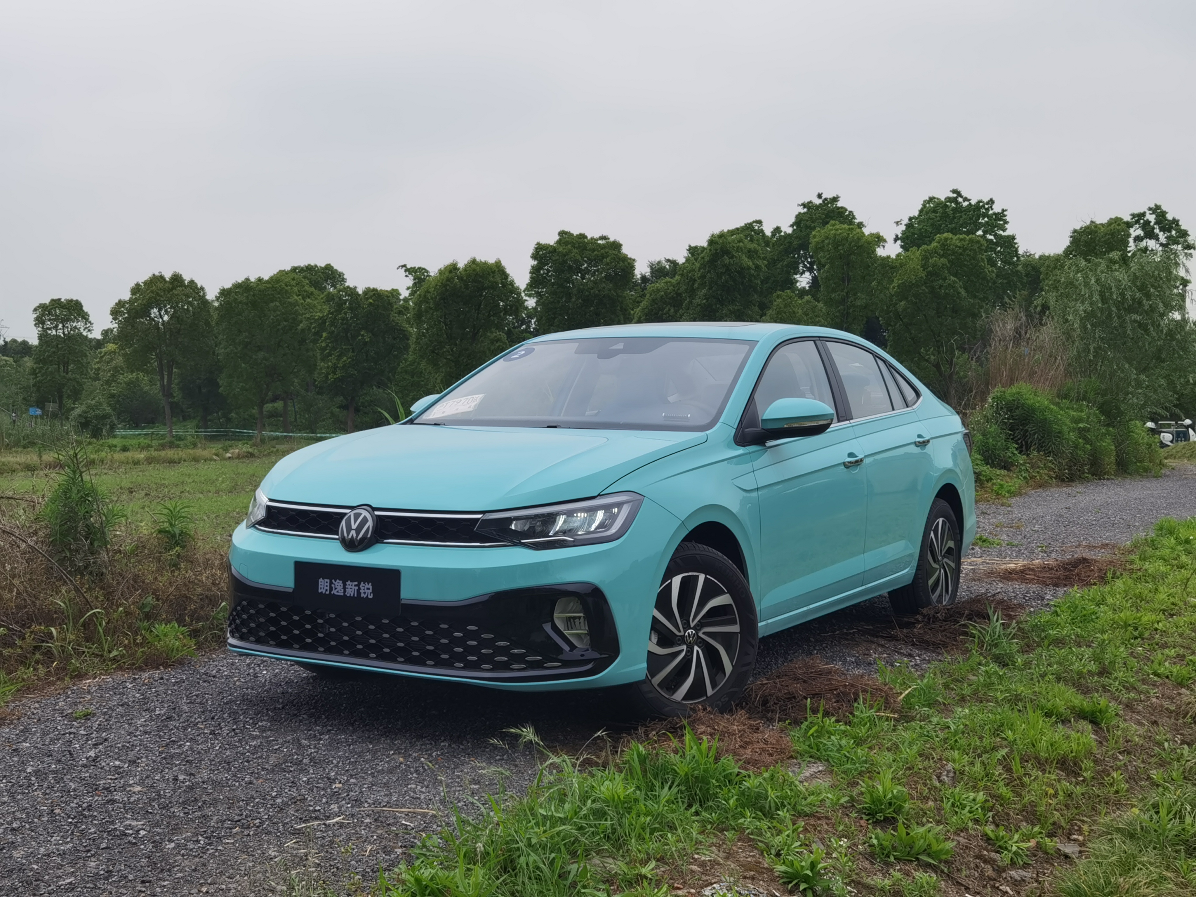 1.5l动力很佛系,轴距缩短37mm,大众朗逸新锐还是"神车胚子"?