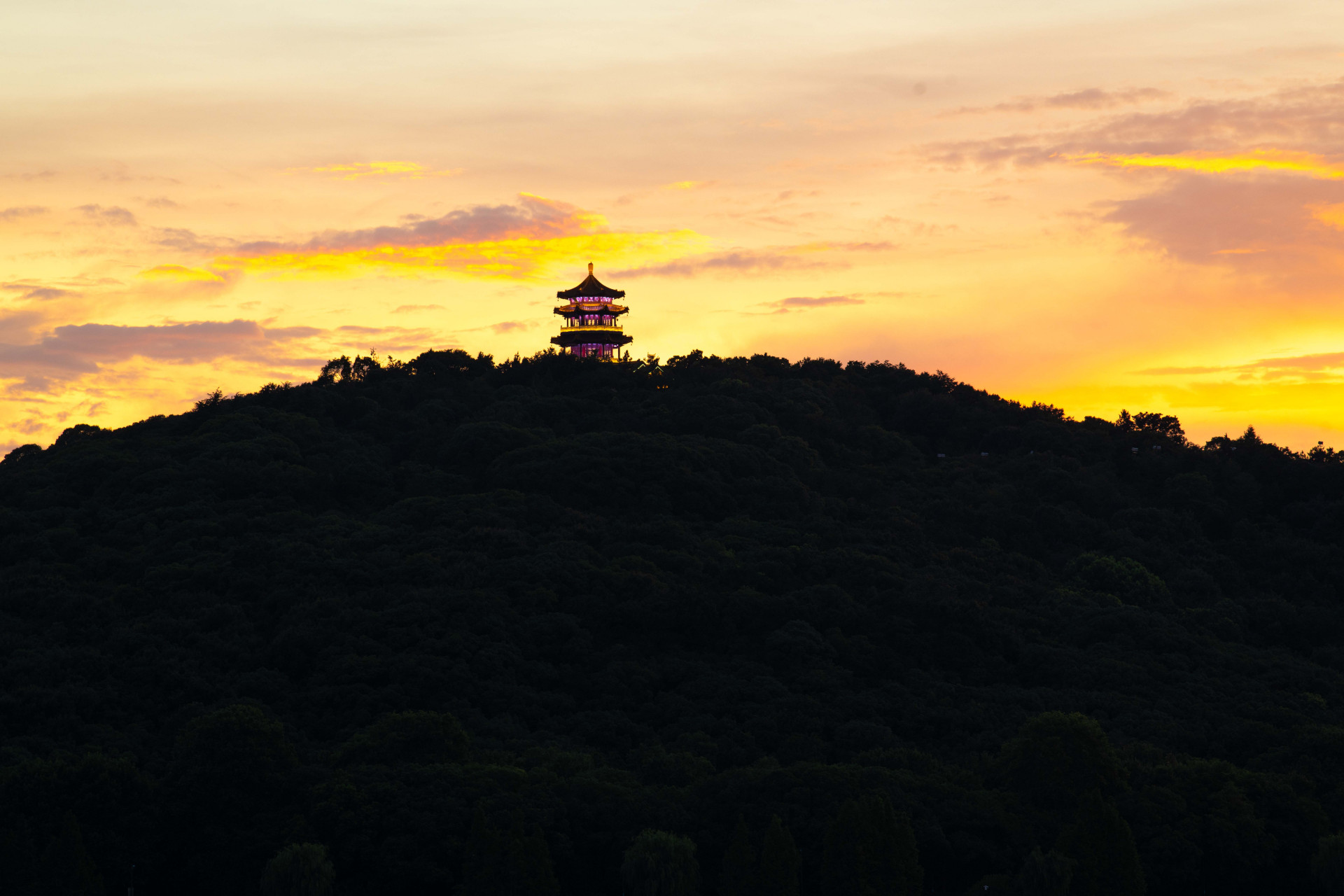 秋日生活创作季# 鼋头渚的鹿顶山,对于无锡本地人来说,并不以鹿出名