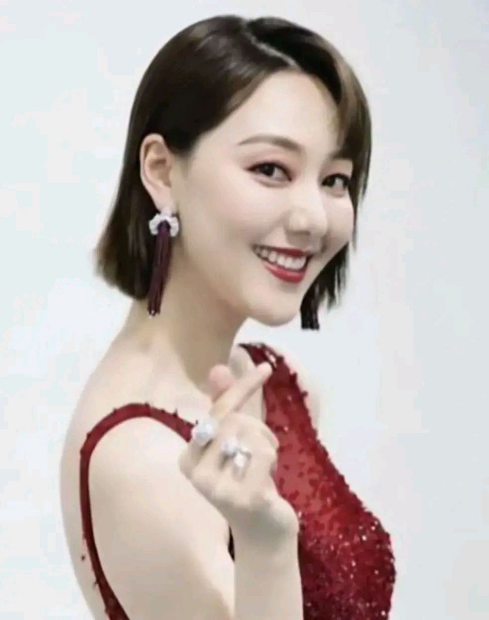 《向幸福出发》主持人王冠 一直单身,源于太优秀了,太漂亮了,一般人