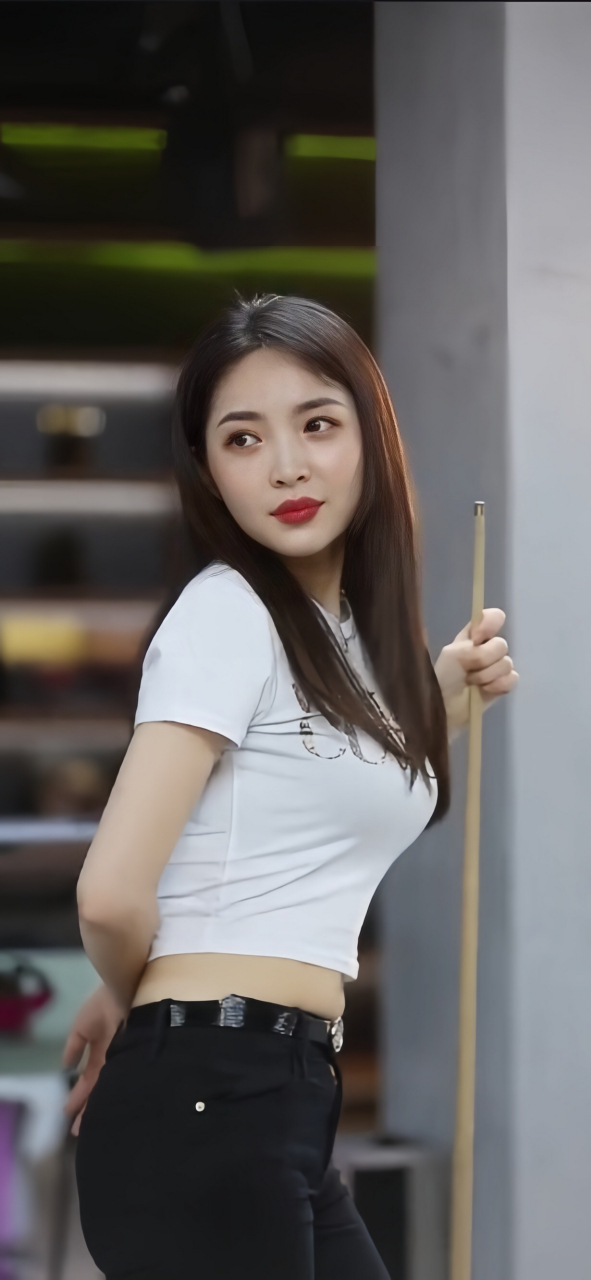 台球美女裁判王钟瑶身材真好