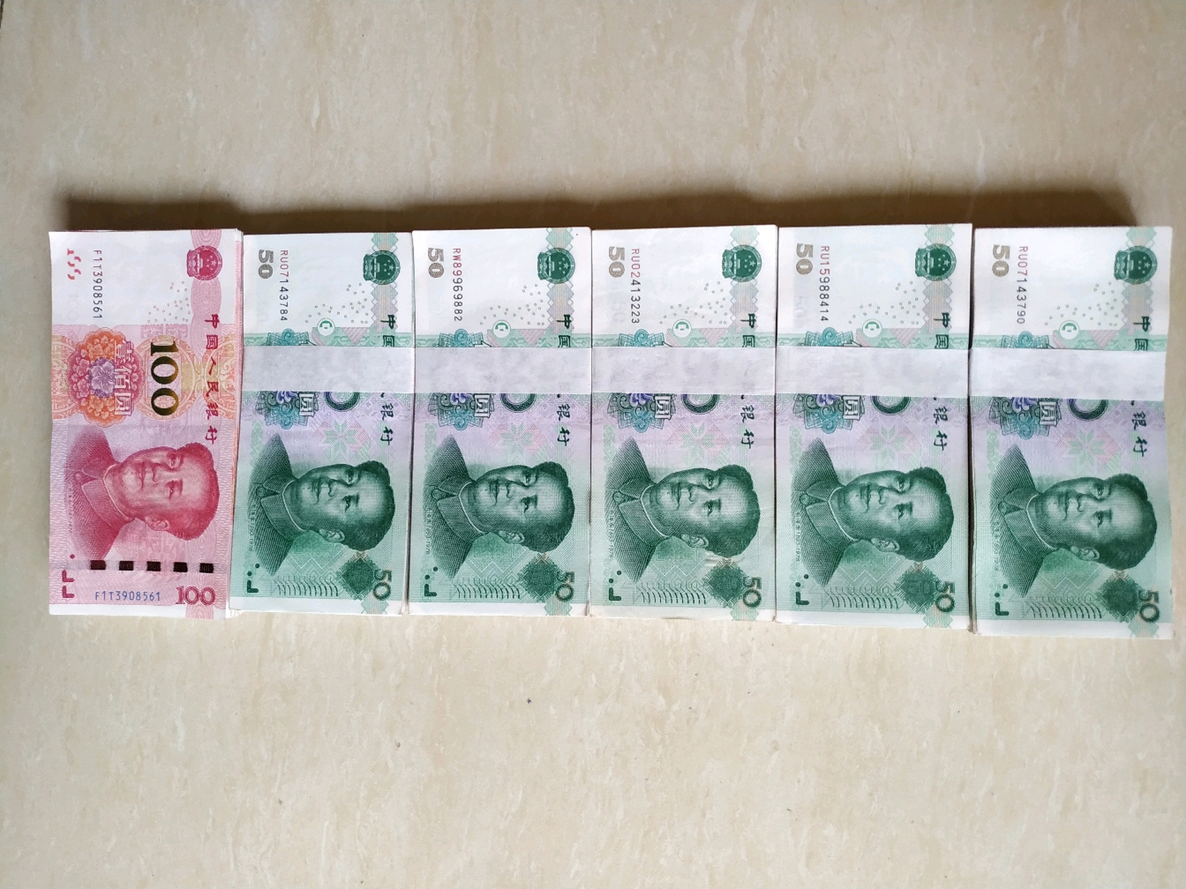 八月十五月亮圆,我给月亮画张脸,满面红光身体好,好运常伴福气来!