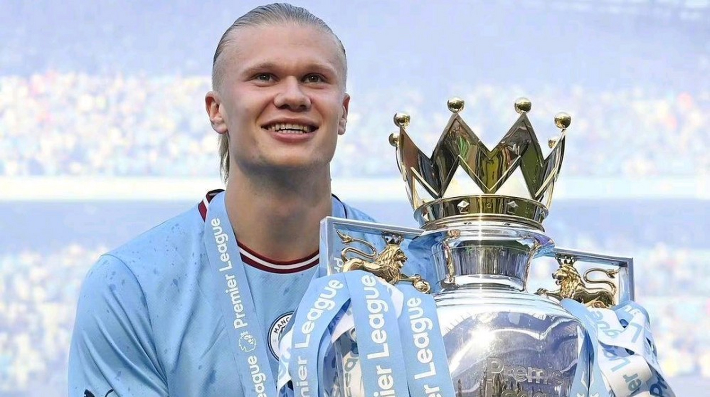 欧冠12球,英超36球,欧洲金靴奖72分,哈兰德包揽三大金靴 三冠王,统鲻