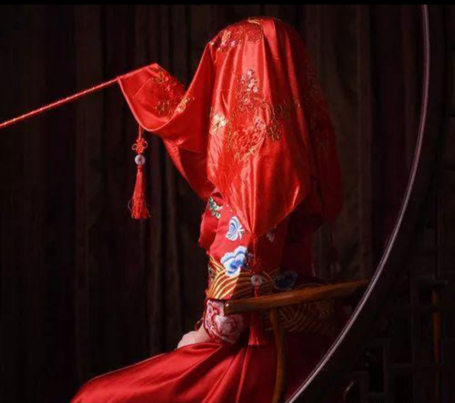 结婚时为什么用称杆挑盖头 ,                                 1