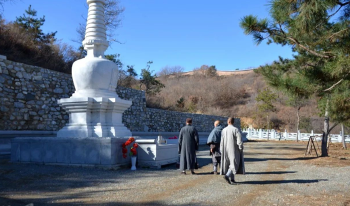 东北"纯正"尼姑庙:自己修建寺庙,不收门票,每年特定时间乞食