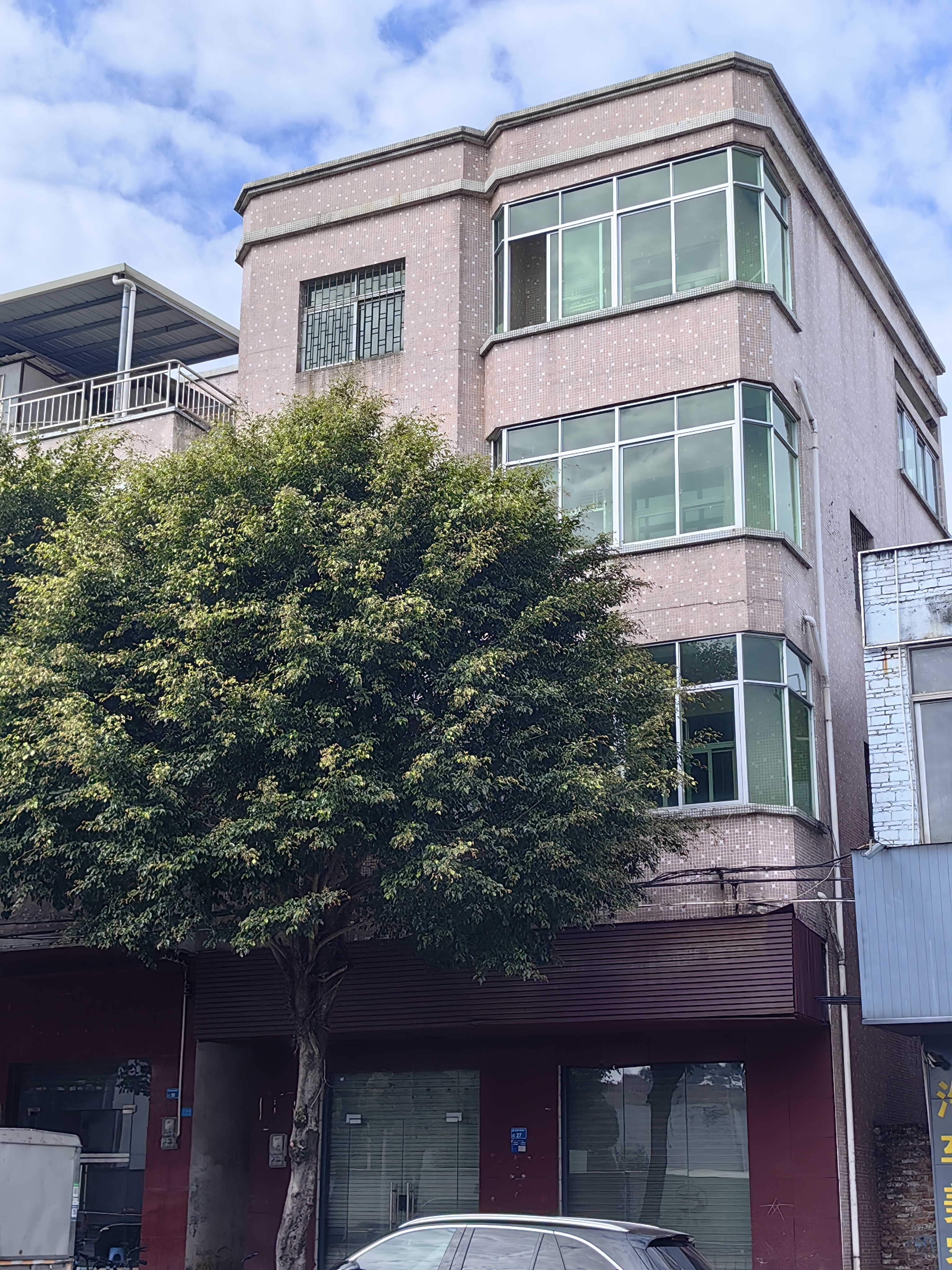 东莞南城蛤地新南路边本地个人自建房整栋出租