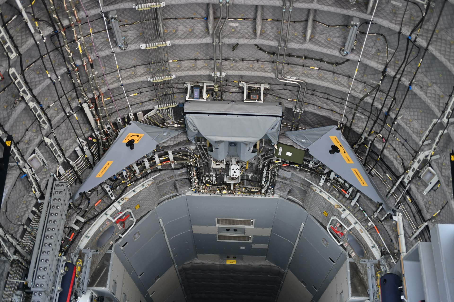 安124运输机内部图片