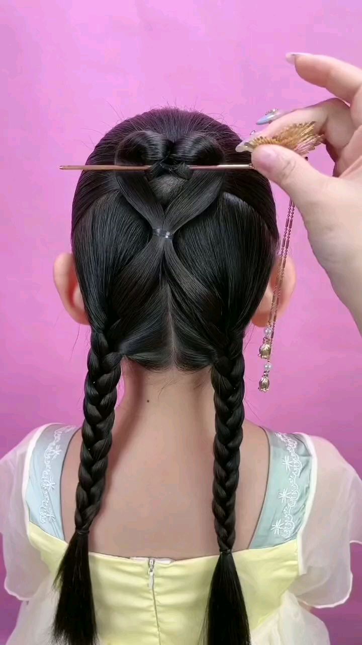 儿童编发:小盆友们都喜欢的古风发型,宝妈满足一下他们的愿望吧-度小