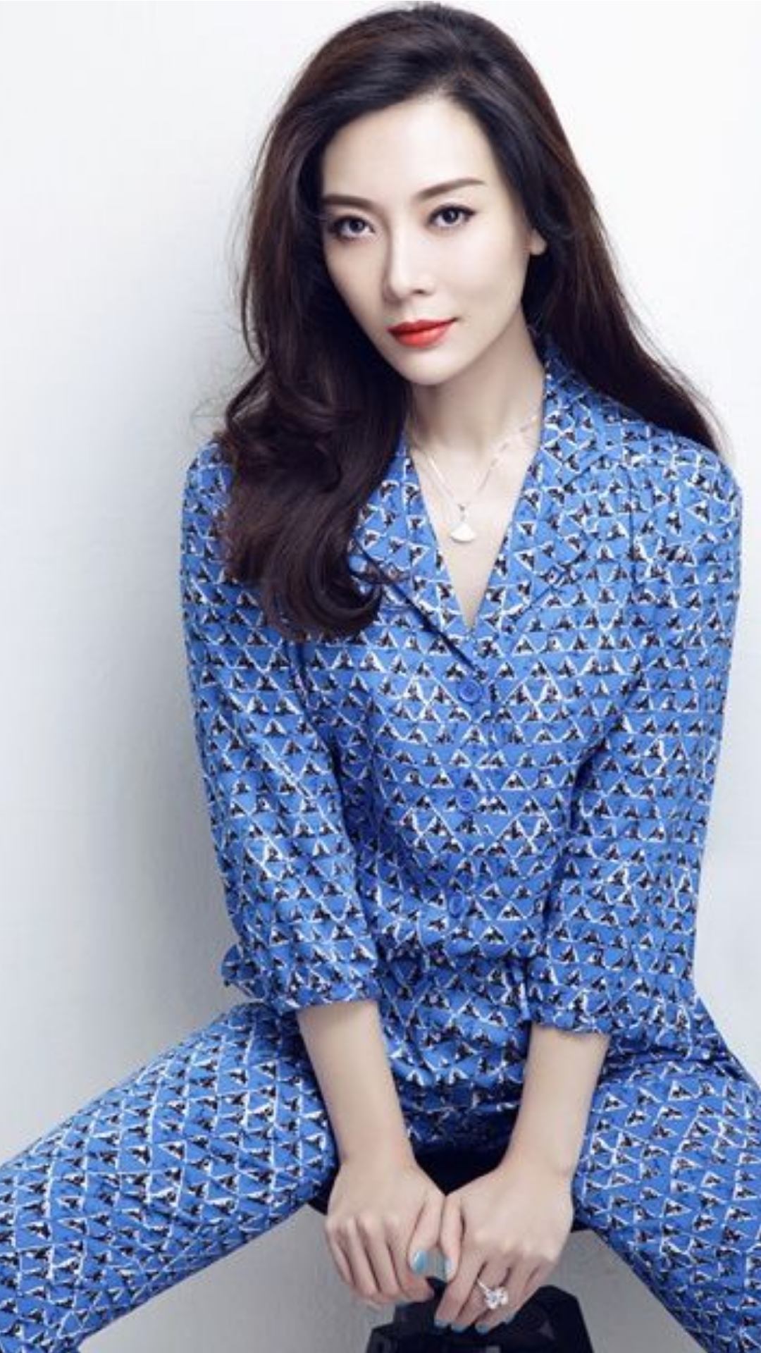 陈数端庄优雅迷人写真,这颜值气质真美,春风十里不及你的美色