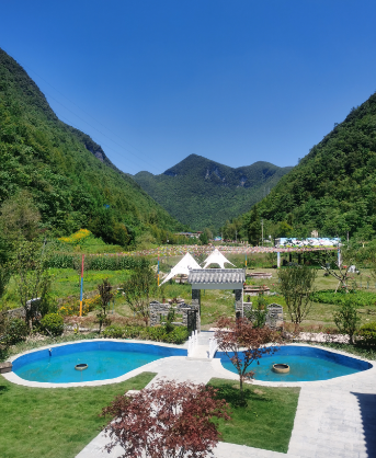 建始县茅田乡太和街村善见花田民宿映像诗歌