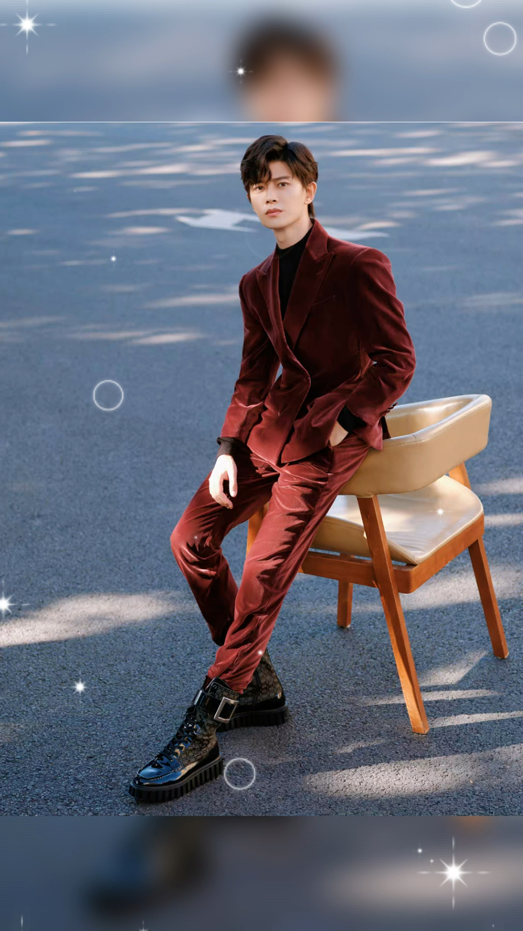 任嘉伦"红丝绒西装"绅士又矜贵,一眼心动的程度啊 !