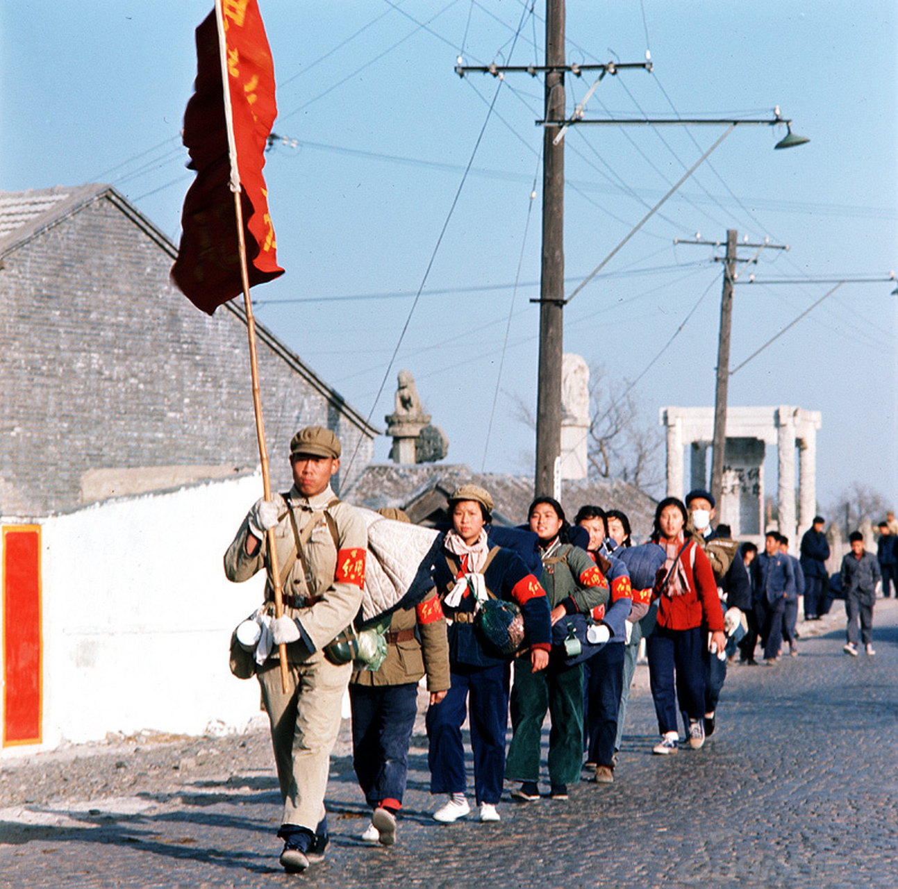 "红卫兵去过越南的有很多,甚至还有跑到河内去的.