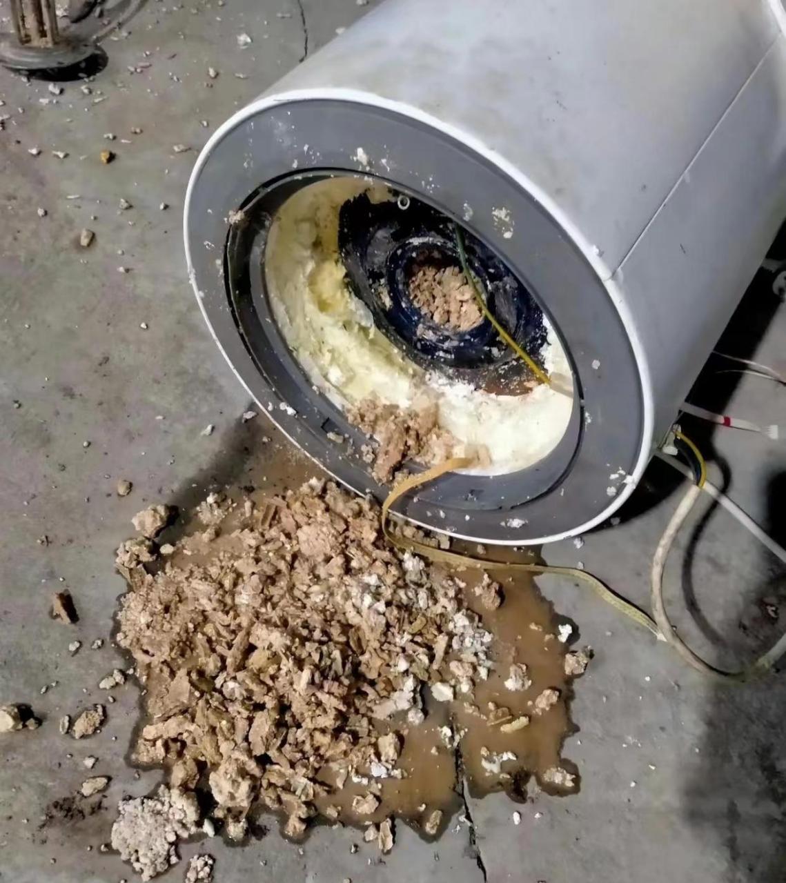 热水器还是要定期清洗,因为你不知道会有多少水垢.