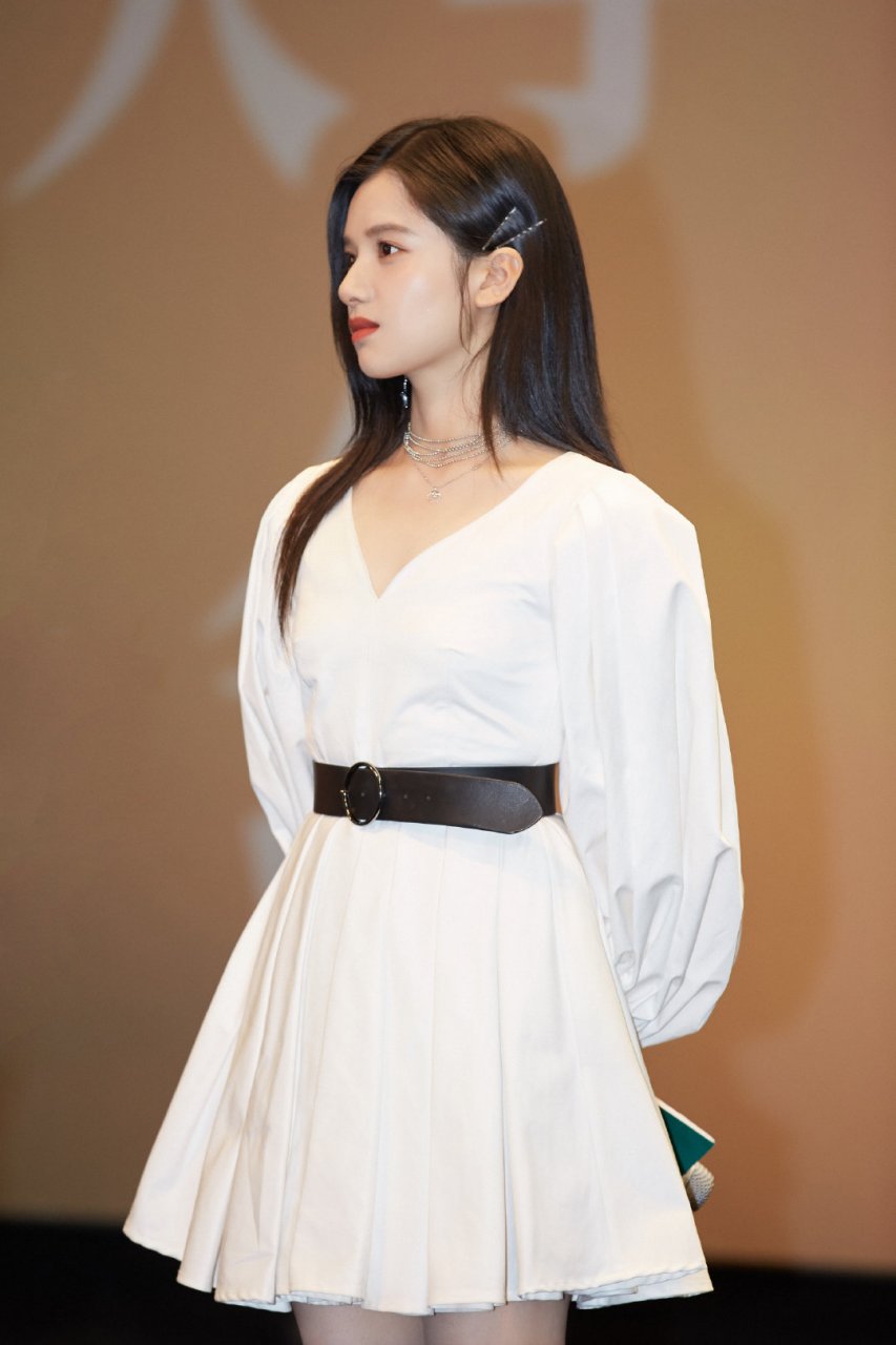 张婧仪高清壁纸头像(二十四)[鲜花]