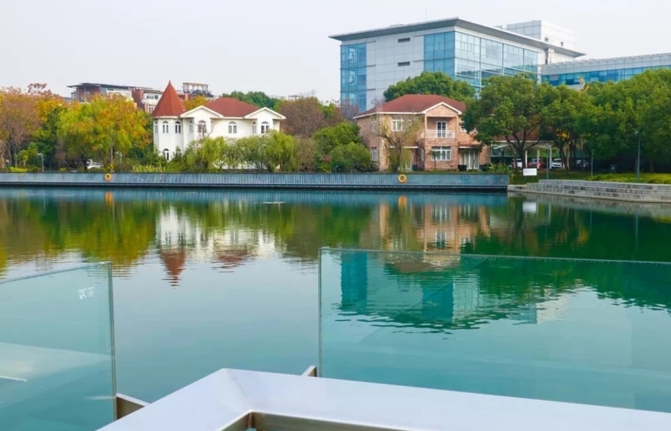 上海浦东张江碧波公园万众数目公园