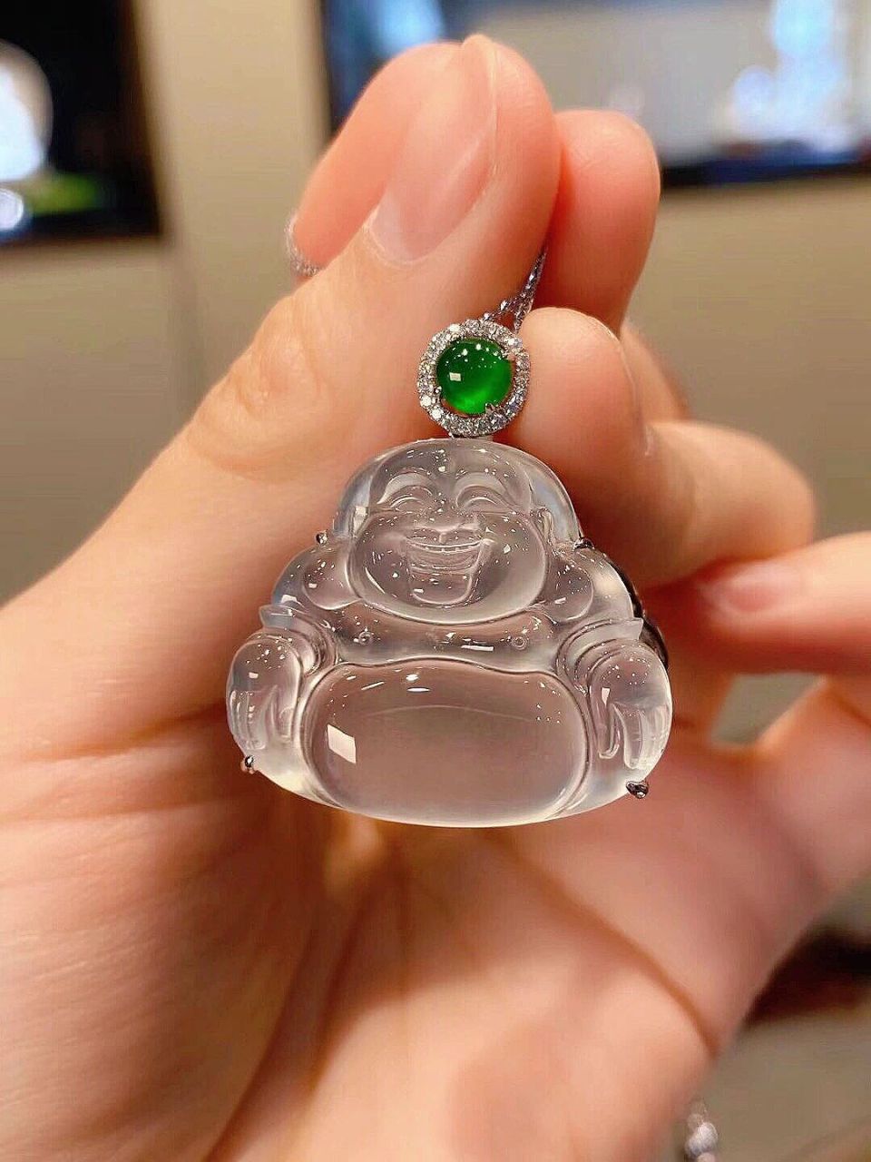 翡翠# 姐妹们,该换佛公啦,顶级玻璃种翡翠佛公吊坠 干净淳美的小佛公