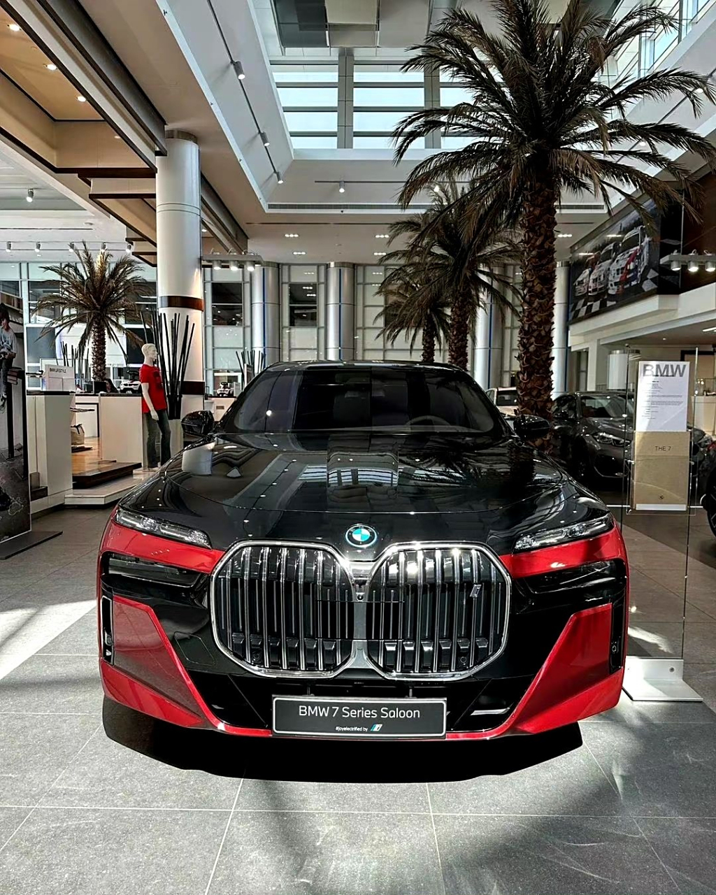 红黑双拼的宝马i7 xdrive60,假如给你150万会不会选择买这辆宝马豪华