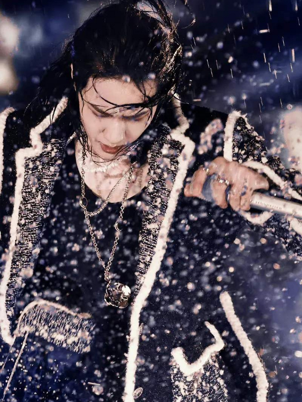 王一博《无感》水舞台,你还记得在水中舞蹈的一博吗?