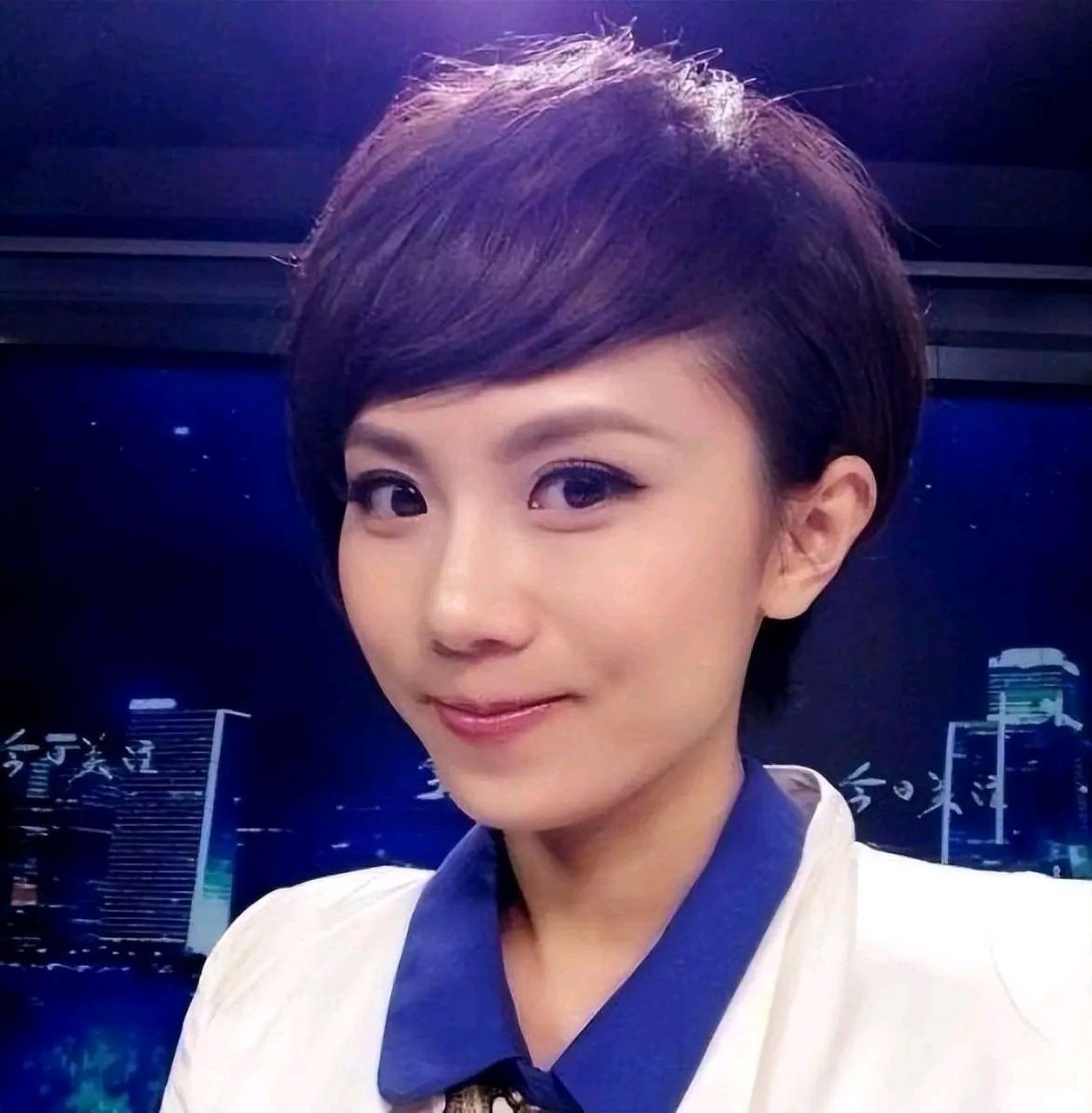 广东电视台珠江频道著名主持人李静雯,曾因家庭原因离开工作岗位