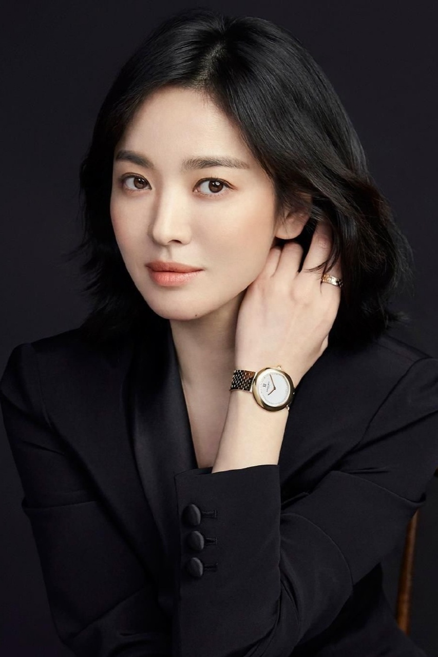 宋慧乔太美了,正脸侧脸都好看,41岁依然拥有百万颜值粉.