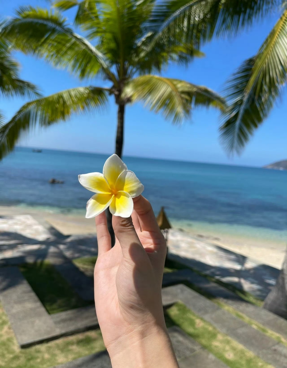 我都陪在你身边,懂了那就好好爱别人" 能让一个女人死心塌地的跟着你