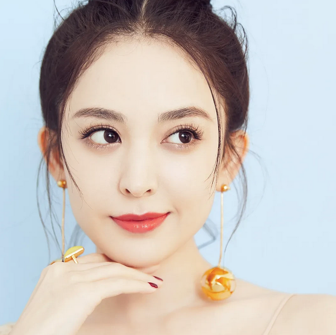 古力娜扎以前是做什么的 古力娜扎和张翰在一起多久