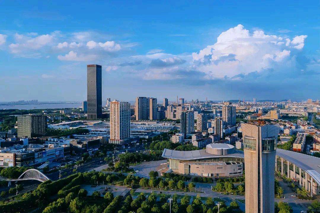 江苏江阴市实力强劲!gdp超过4500亿,比海口,兰州等省会城市高