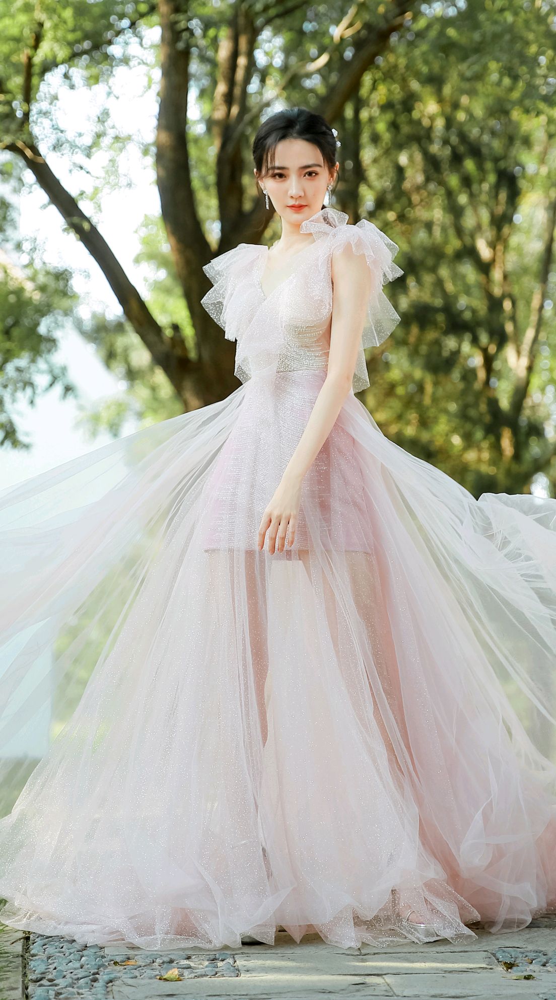 90后最美小花徐璐高清写真,肤白貌美,千娇百媚