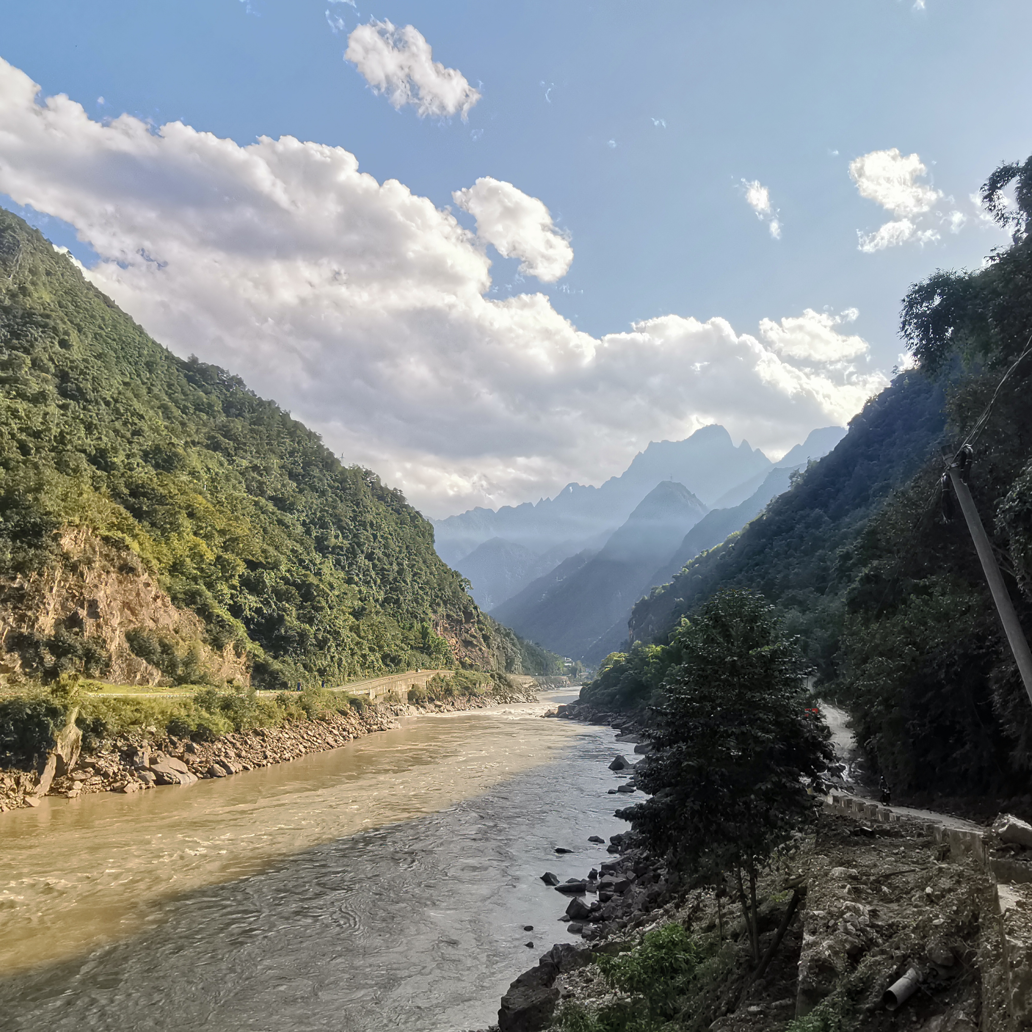 骑行怒江澜沧江,什么样的大山峡谷才配得上最美景观