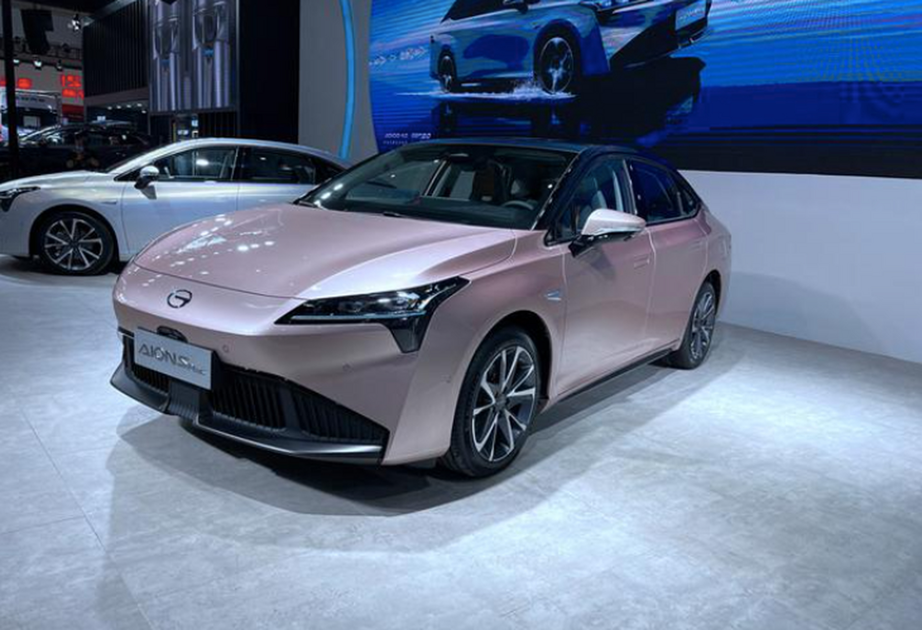 广汽埃安11月交付41567辆新能源汽车,这可真是让人震惊啊!