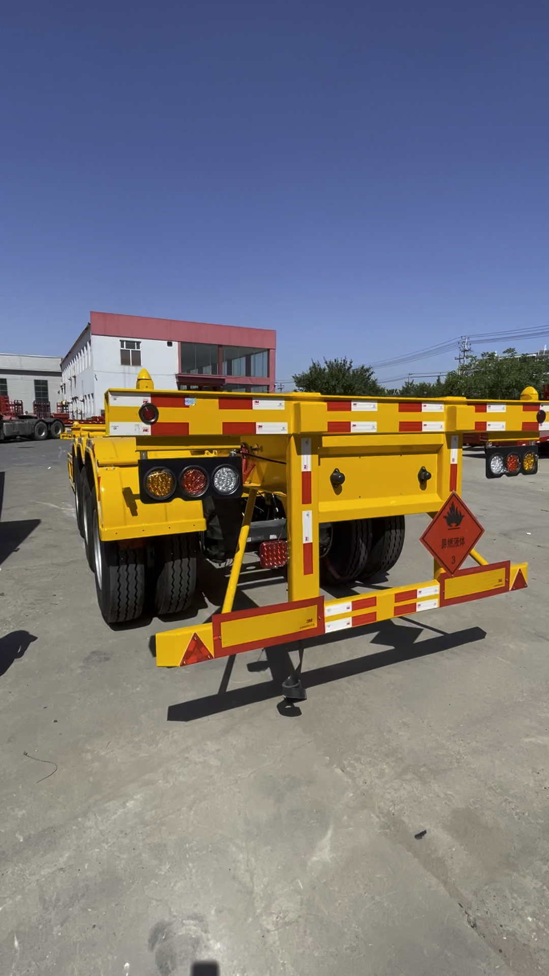 13米13.95米危险品罐箱运输半挂车空气悬挂盘刹桥可加装高栏-度小视