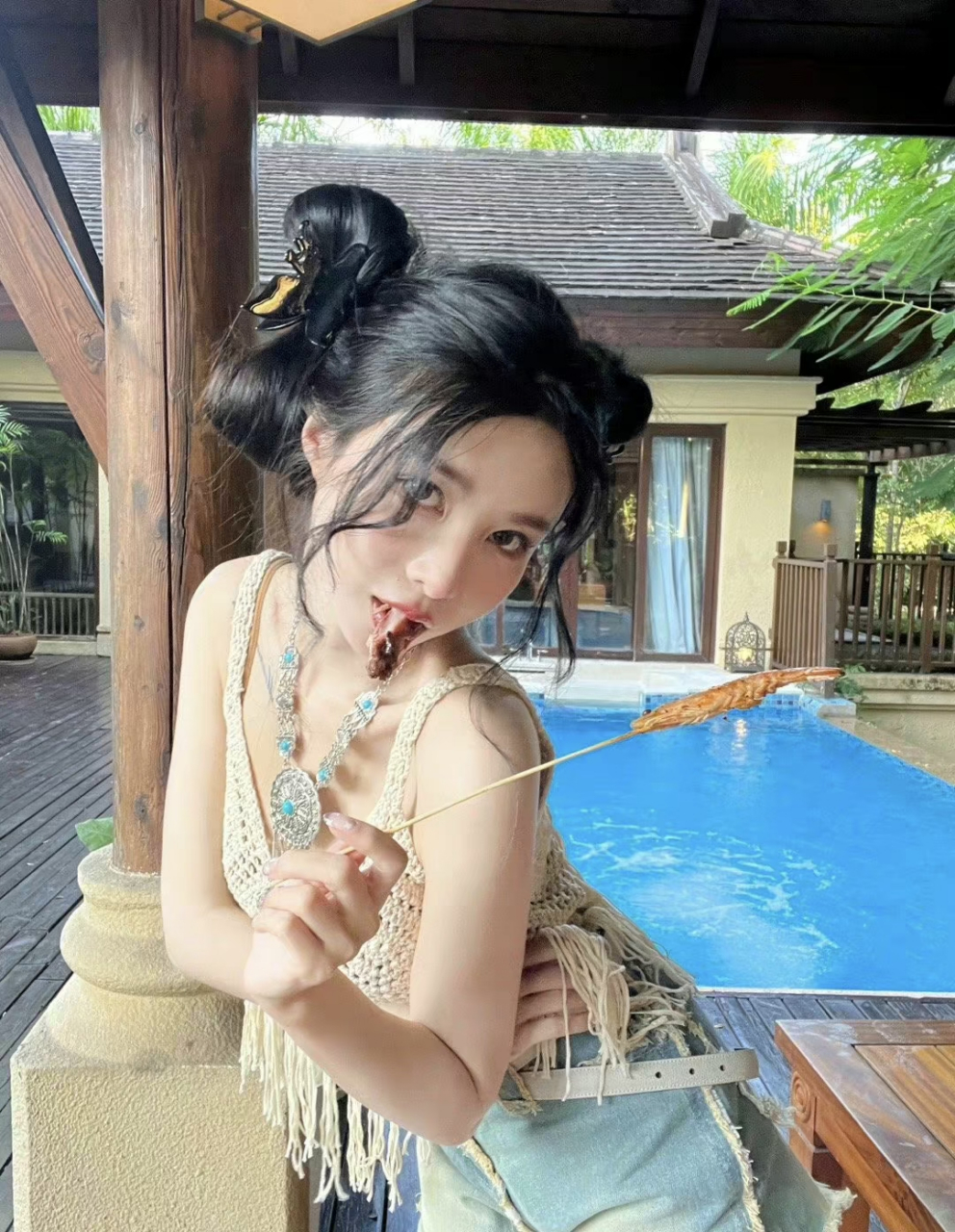 张沫凡官宣交往三年男友甜蜜求婚,谁看了不说一句幸福,真的满满的