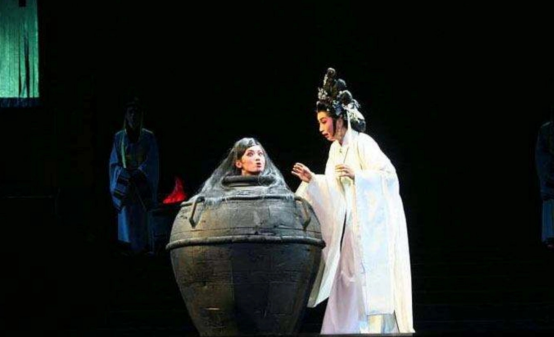 90年代,没有四肢,生活在花瓶里的"花瓶姑娘",是如何骗人的