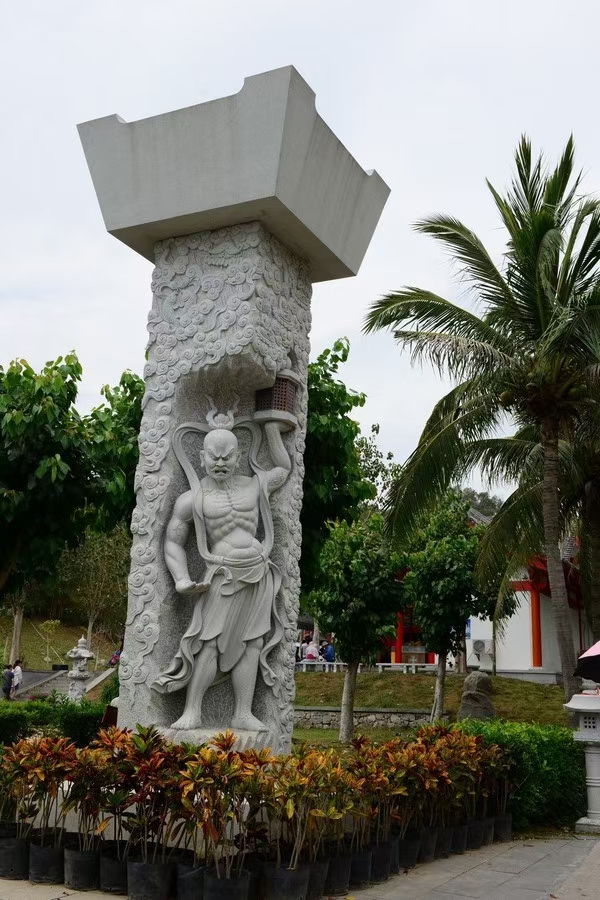 寺庙石雕哼哈二将金刚力士像