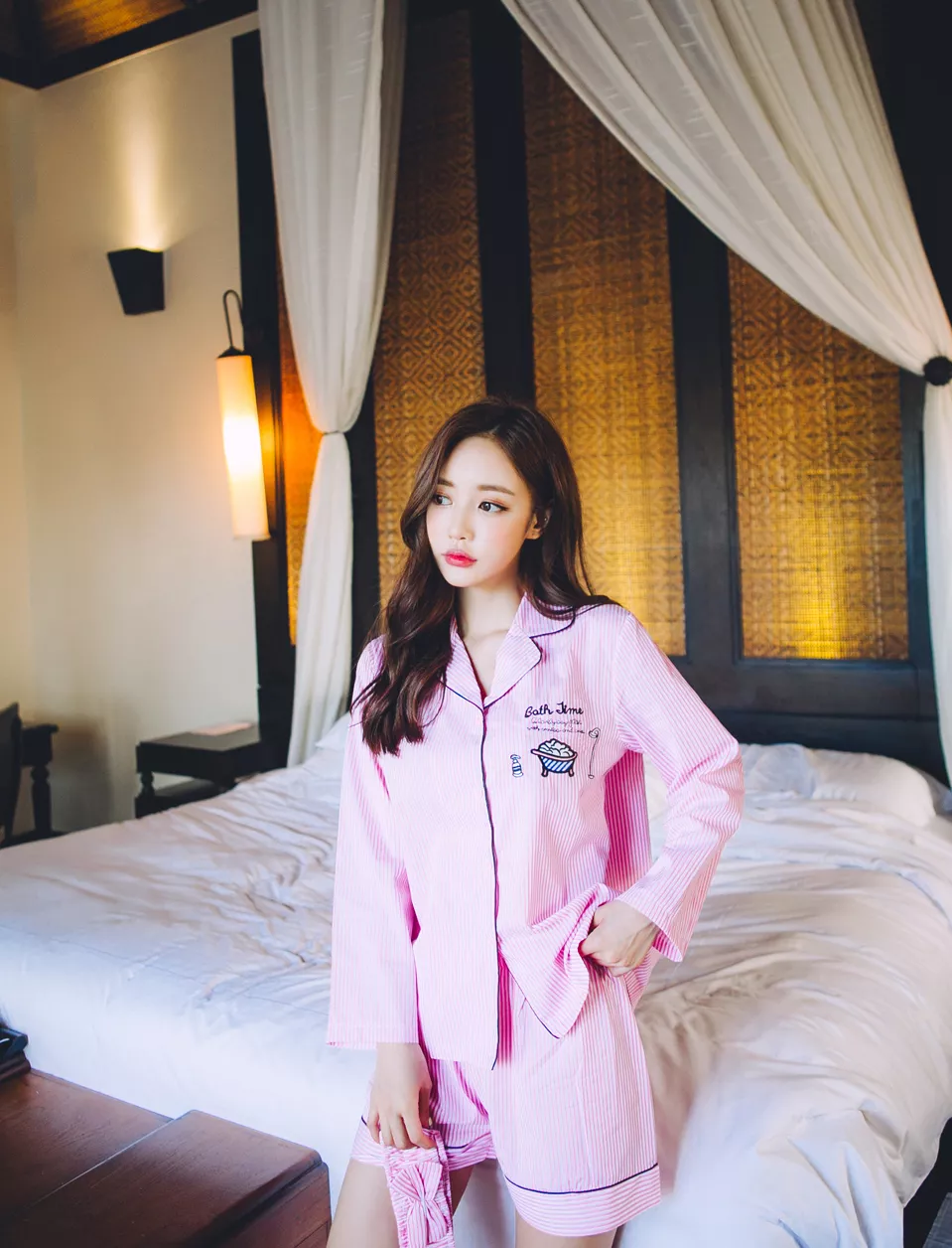 韩国女神孙允珠:粉嫩家居服睡衣,减龄穿搭