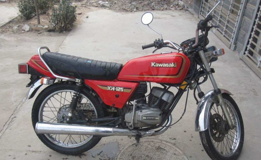 谁说川崎没有小排量,这款kh125就在上世纪七八十年代就流行了