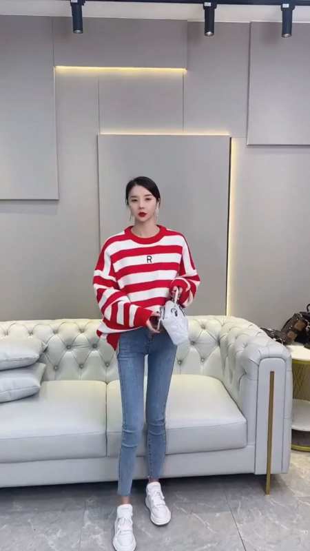 2022-01-020映妍女装穿搭2988粉丝  关注熬夜追了个剧,好不好看你们说