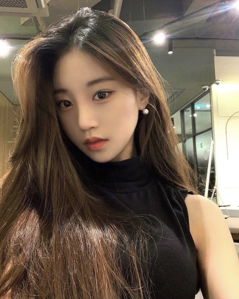 韩国妹纸推荐@chaevely___ 眼神深深吸引了我！