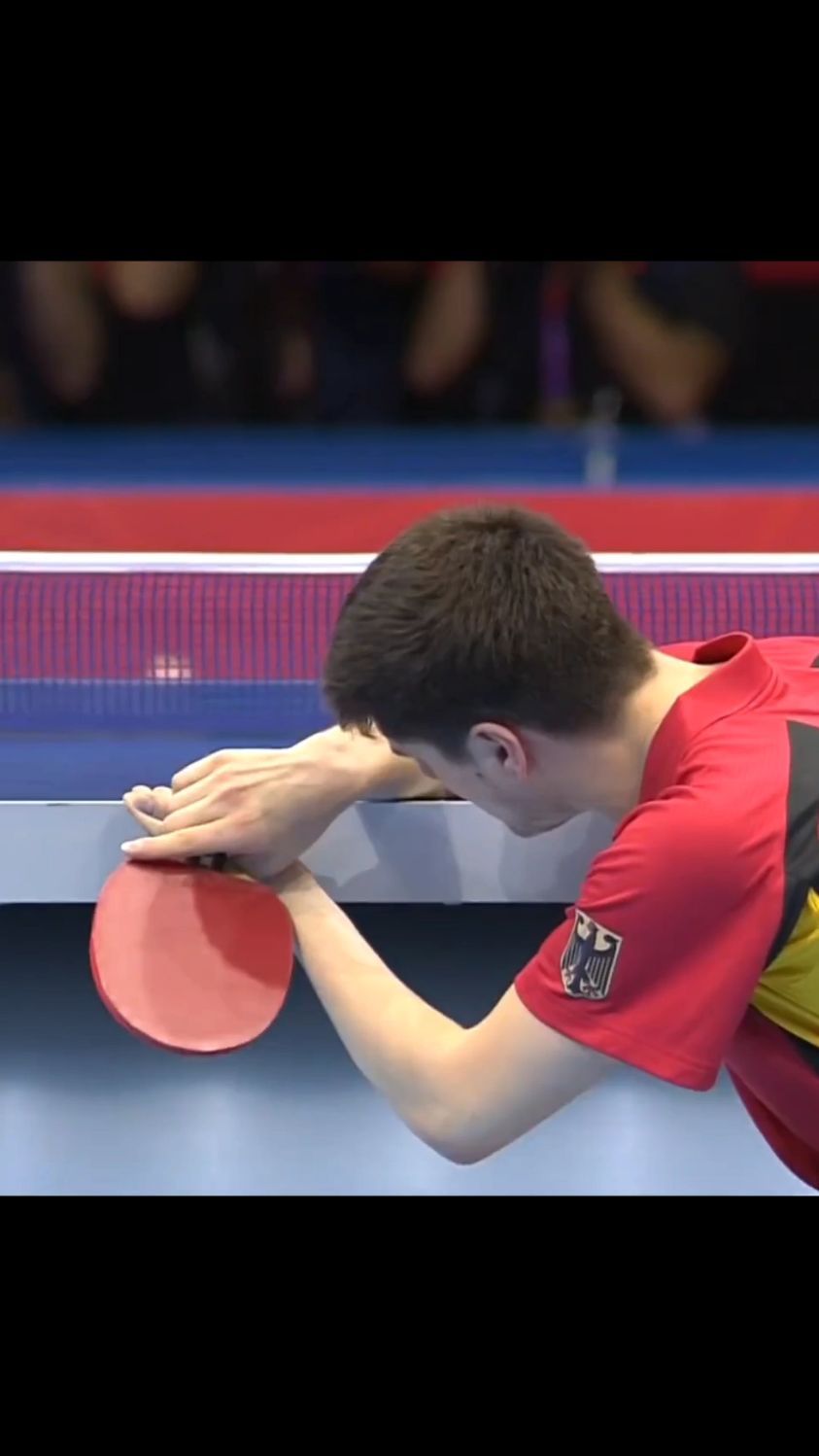 张继科连吃奥恰洛夫好几个下蹲式发球,张继科危险了