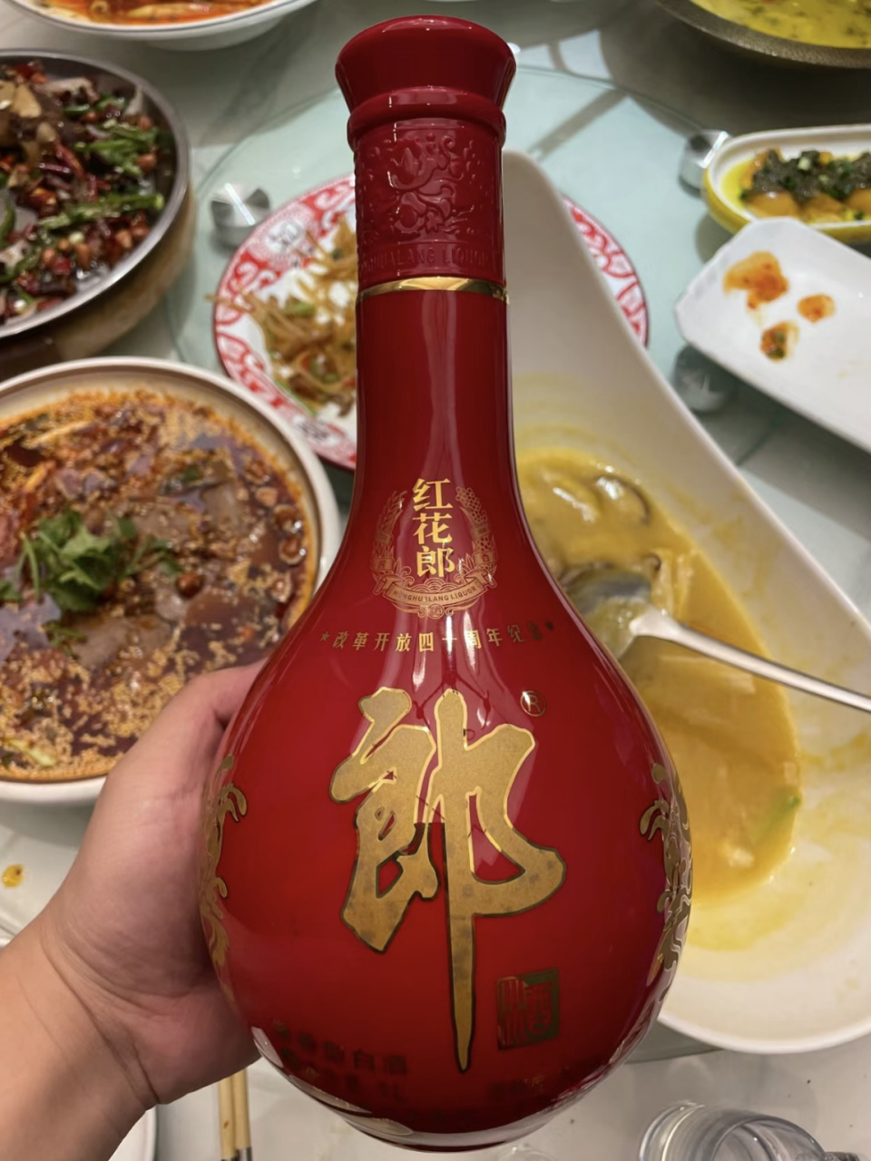 酒桌照片真实白酒图片