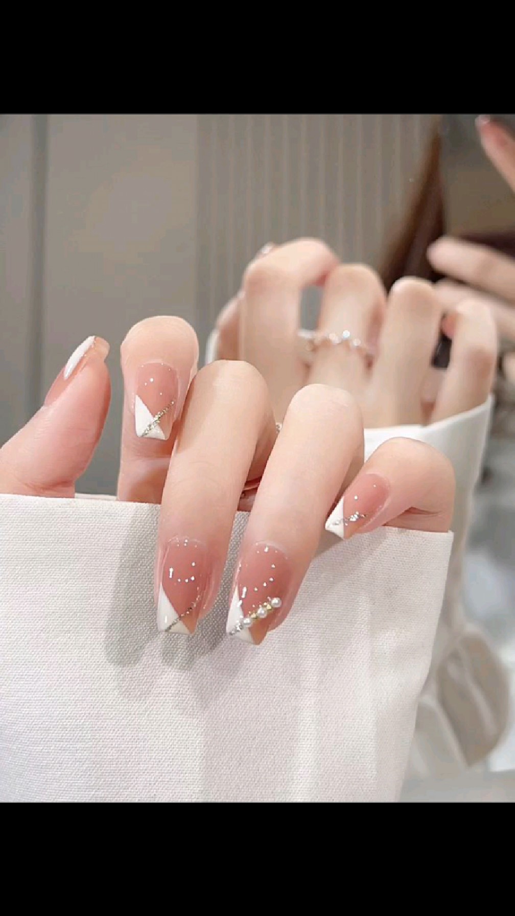 气质温柔法式美甲 简约又好看 #美甲 #美甲教程 #超好看的美甲