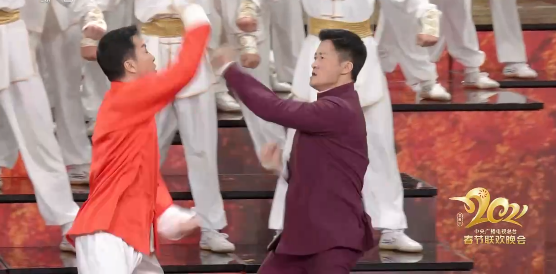 春节联欢晚会在n站播出,吴京变"荒木",弹幕二次元味太浓了