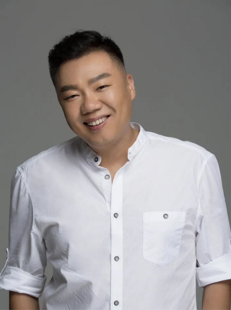 当年,姜超相亲19次失败后,正准备放弃,朋友却介绍他认识了一个女孩,没